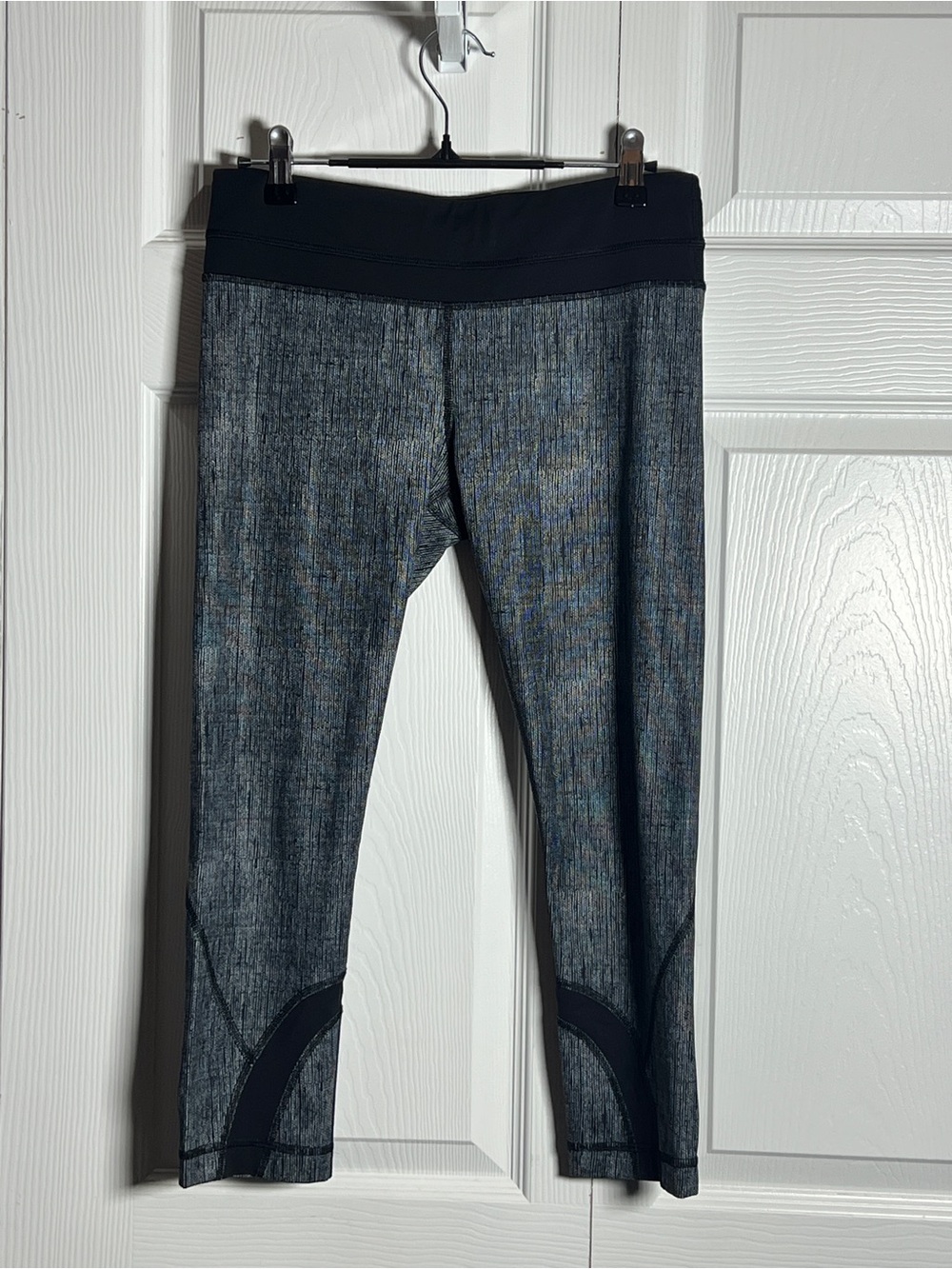 lululemon athletica Heathered Gray & Black Capri Leggings
